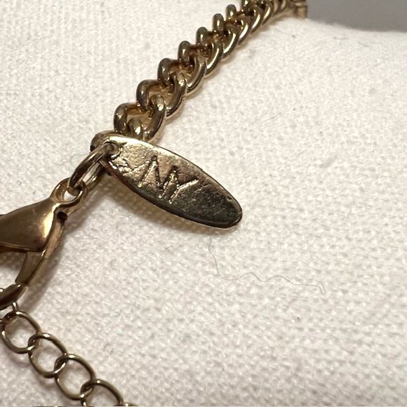 NY Black Round Faceted Rhinestone Pendant Goldtone Chain Statement Necklace - Picture 3 of 5